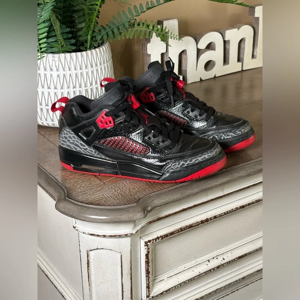 Jordan Spizike Low Casual Youth Shoes Size 5.5Y